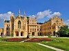Zámek Lednice - romantická perla jižní Moravy a součást památky UNESCO.